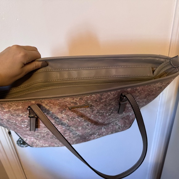 Nine West zip up tote - Picture 6 of 15